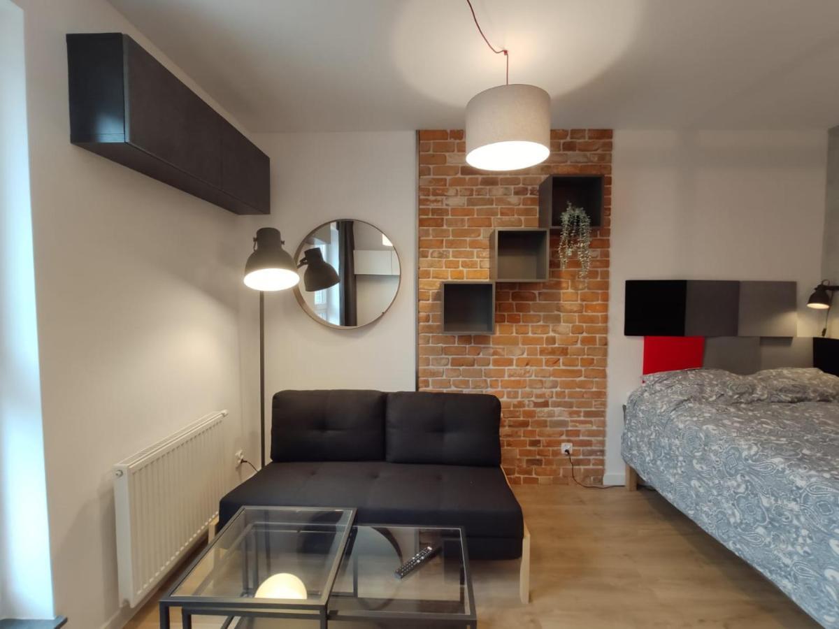 Red Wall Apartment In The Old Town Гданськ Екстер'єр фото